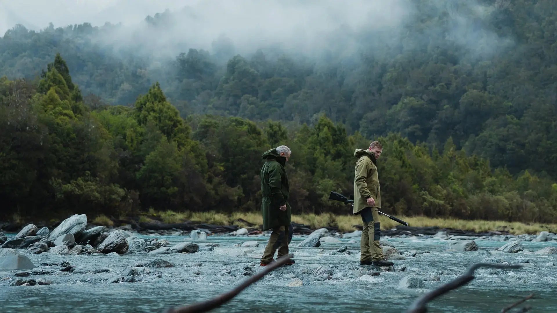 Swazi smock trusted by professional hunters: camo jacket with hood