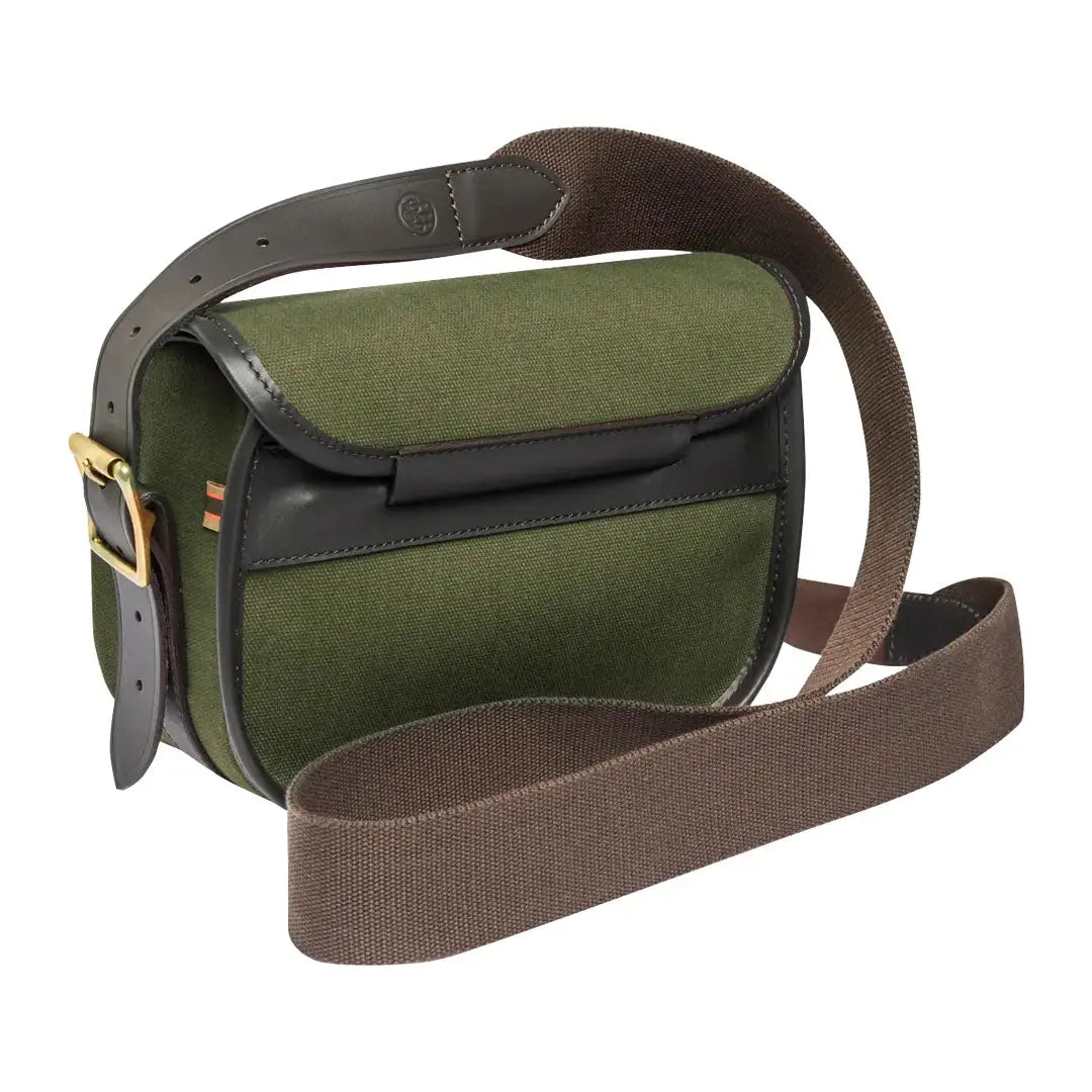 Green canvas shoulder bag great for country clothing and outdoor hunting trips