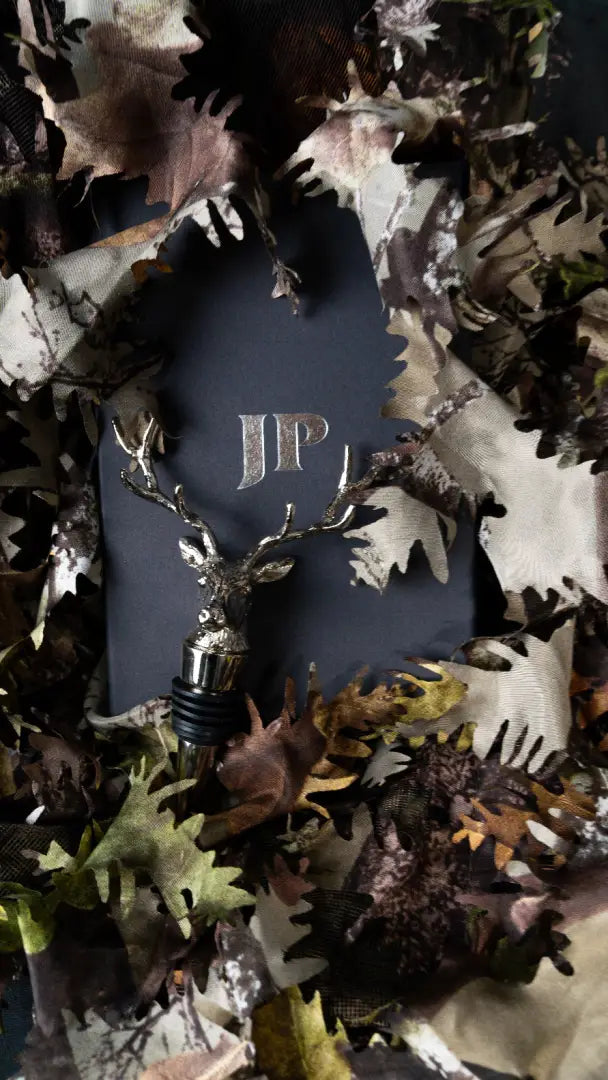 Deer head bottle stopper from Jack Pyke, the perfect wine stopper for outdoor lovers