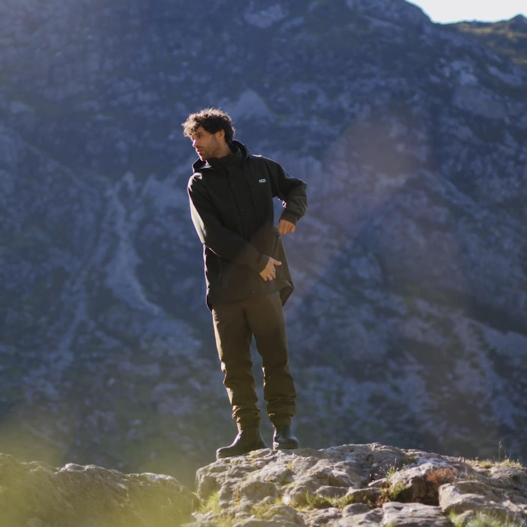 Load video: Ridgeline Mens Monsoon Classic Waterproof Jacket (2025)