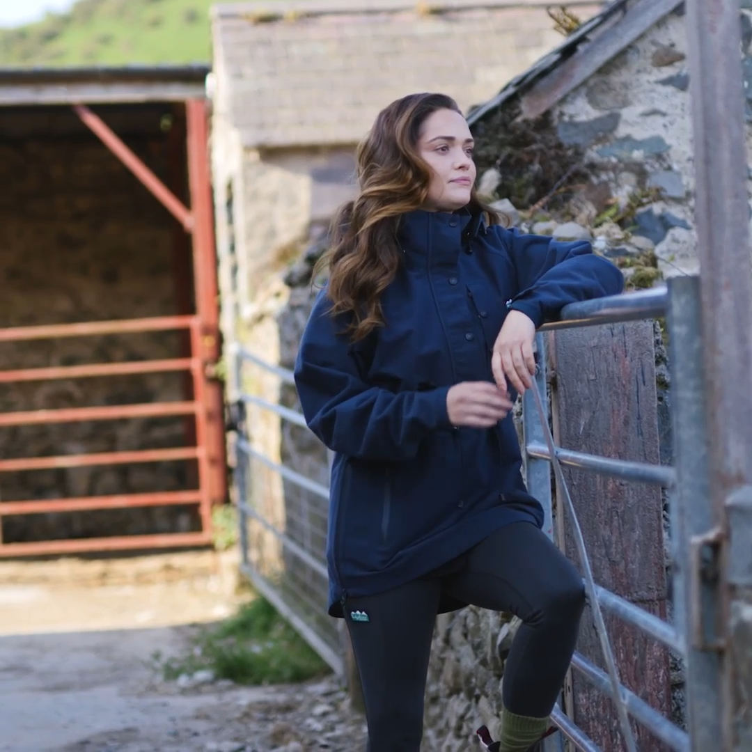 Load video: Ridgeline Womens Monsoon Classic Smock (2025)