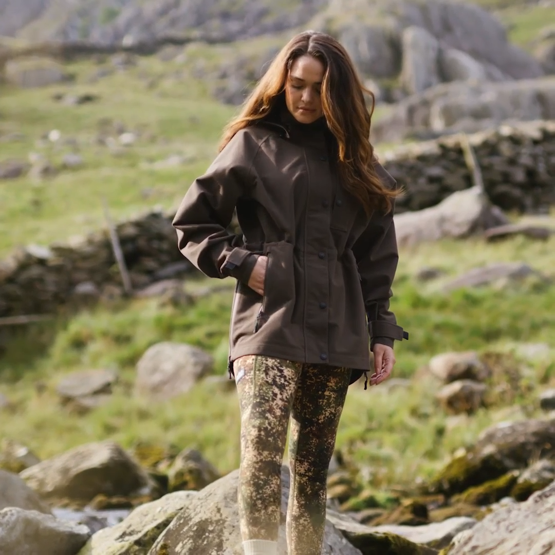 Load video: Ridgeline Womens Monsoon Classic Jacket (2025)