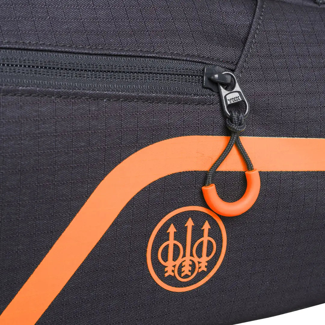 Dark gray Beretta Challenge Gun Case 128cm with orange accents for easy transport