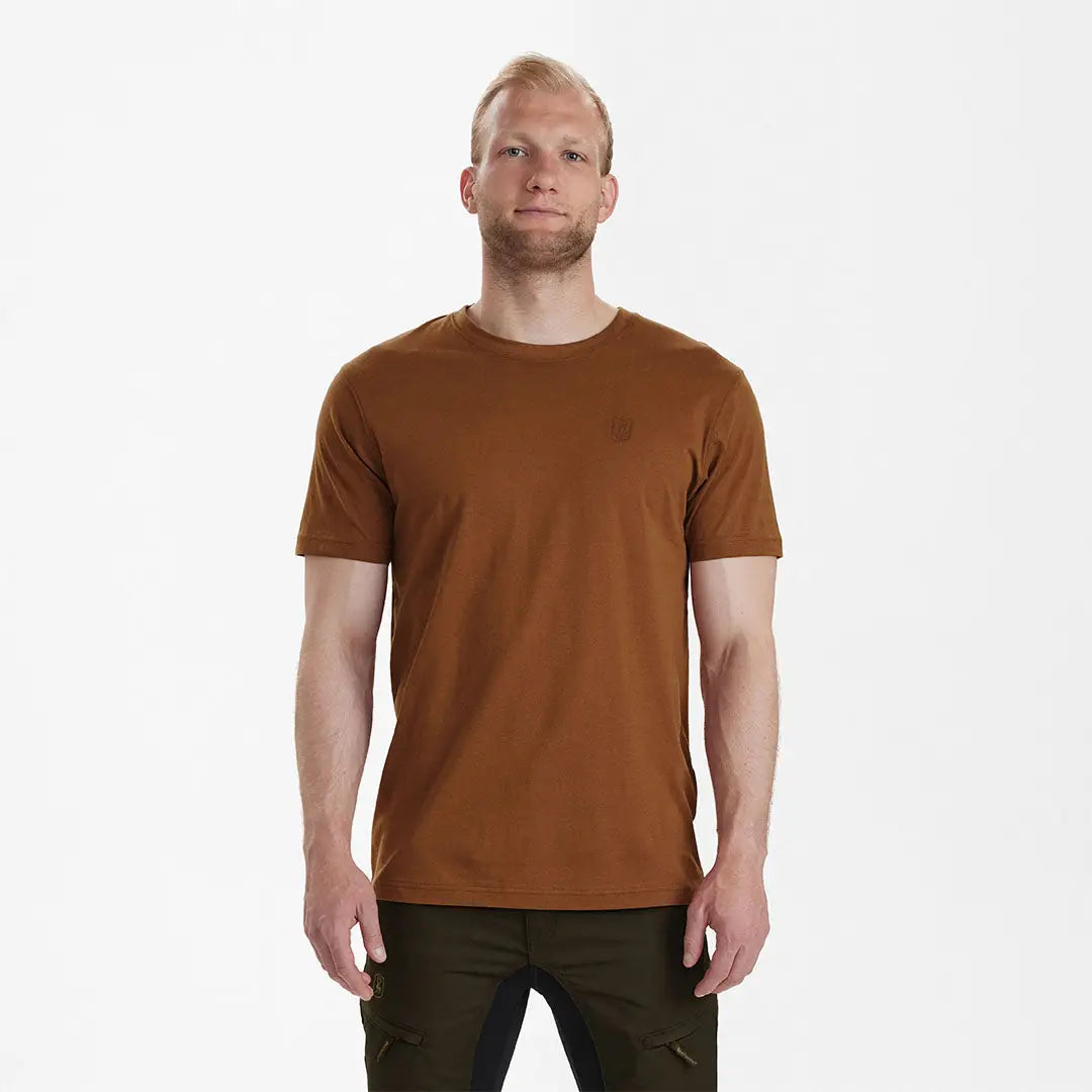 Brown short-sleeved Deerhunter Easton T-shirt perfect for casual outings and comfort