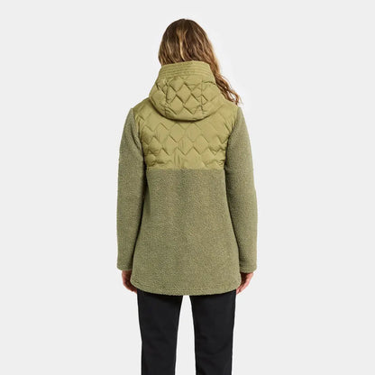 Woman in Didriksons Bibi 2 fleece jacket, perfect for country clothing and outdoors
