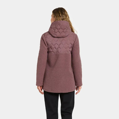 Woman in Didriksons Bibi 2 fleece jacket, perfect country clothing for outdoors