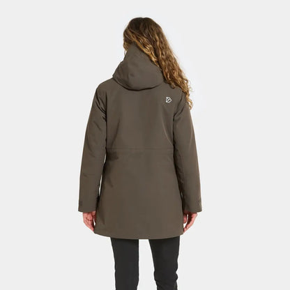Woman in Didriksons Harriet olive green winter coat, perfect for country clothing and hunting