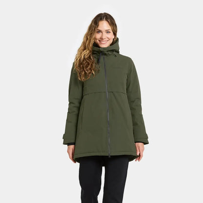 Woman in Didriksons Helle Womens Parka, perfect country clothing for outdoors and hunting