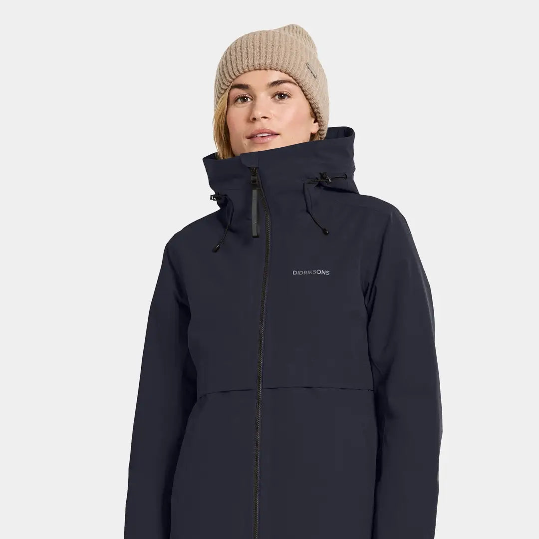 Woman in Didriksons Helle Womens Parka, perfect country clothing for outdoors and hunting