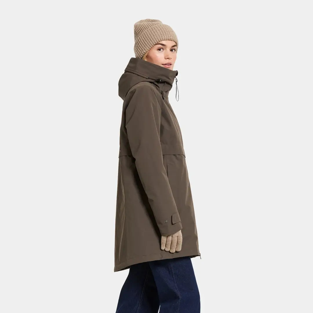 Woman in Didriksons Helle Womens Parka, perfect country clothing for outdoors and hunting