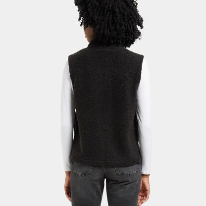 Black fleece vest perfect for country clothing and outdoor adventures with Didriksons Kiana