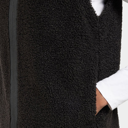 Black fleece vest from Didriksons Kiana, perfect for outdoor adventures and country clothing