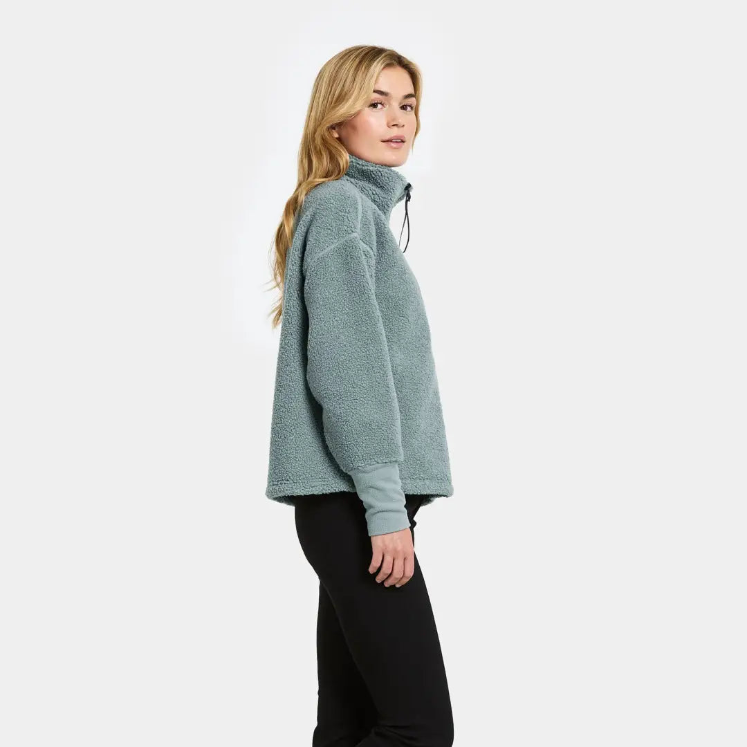 Women’s teal fleece pullover from Didriksons Mella 3 for country clothing and outdoors