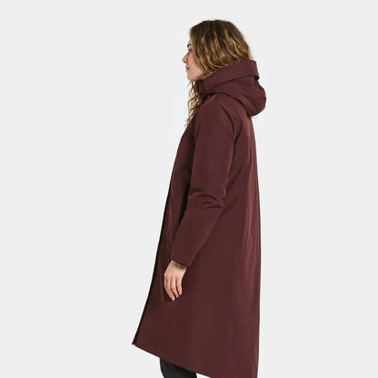 Woman in Didriksons Selina Womens Parka, perfect for country clothing and outdoor adventures