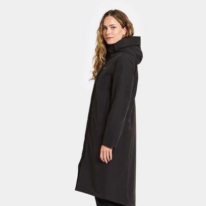 Woman in Didriksons Selina Womens Parka, perfect for country clothing and outdoors