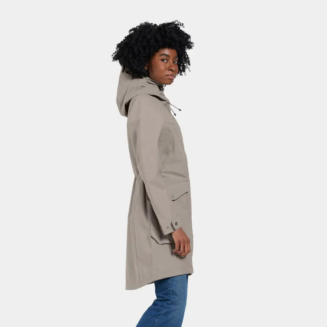 Woman in beige Didriksons Thelma parka, fully waterproof and windproof style
