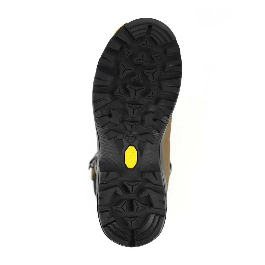 Black lugged boot sole of Grisport Lady Lynx Boot, a perfect companion for walking