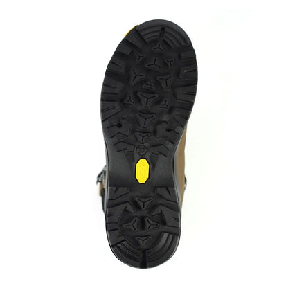 Black lugged boot sole of Grisport Lady Lynx Boot, a perfect companion for walking