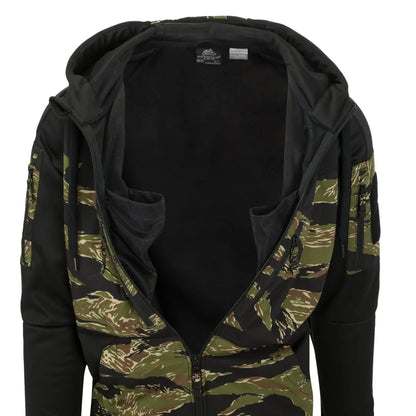Camouflage-patterned Helikon-Tex Rogue Hoodie perfect for hunting and outdoor adventures