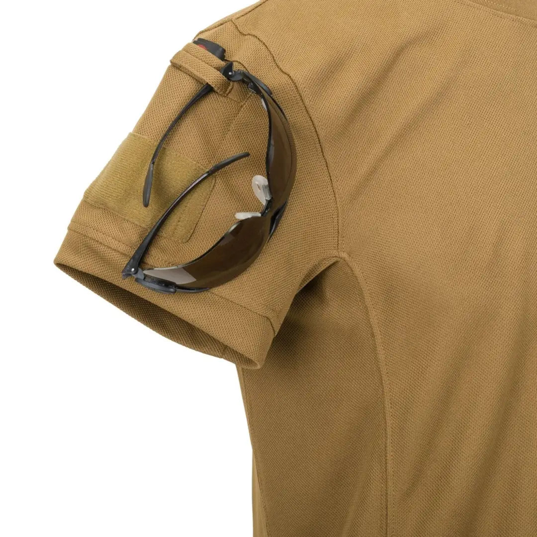 Tan Tactical TopCool T-Shirt sleeve with pocket for sunglasses, perfect for outdoors adventures