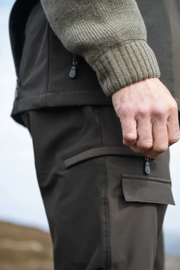 Olive green Ardross 4-Way stretch trousers with zipper pockets and elastic waistband