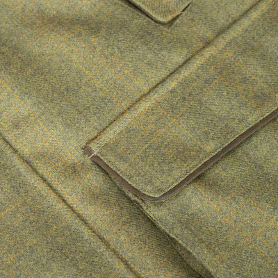 Olive green tweed with yellow flecks on Hoggs of Fife Kinloch lambswool field coat