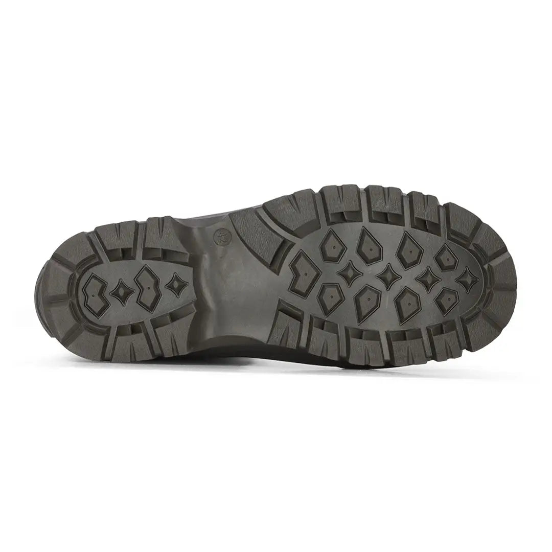 Dark boot sole with tread pattern from Hoggs of Fife Newport Wellingtons for outdoors adventures