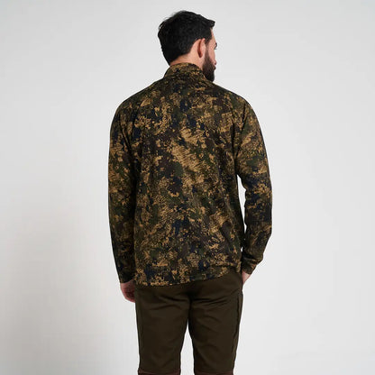 Man in Jack Pyke Armour long-sleeved camo top for fieldsports activity