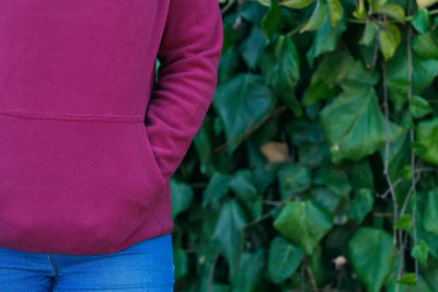 Maroon Jack Pyke Ladies Fleece Hoodie with blue jeans for a stylish casual look