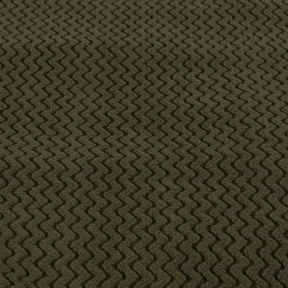 Olive green zigzag pattern on Jack Pyke Lightweight Z Fleece Jacket fabric