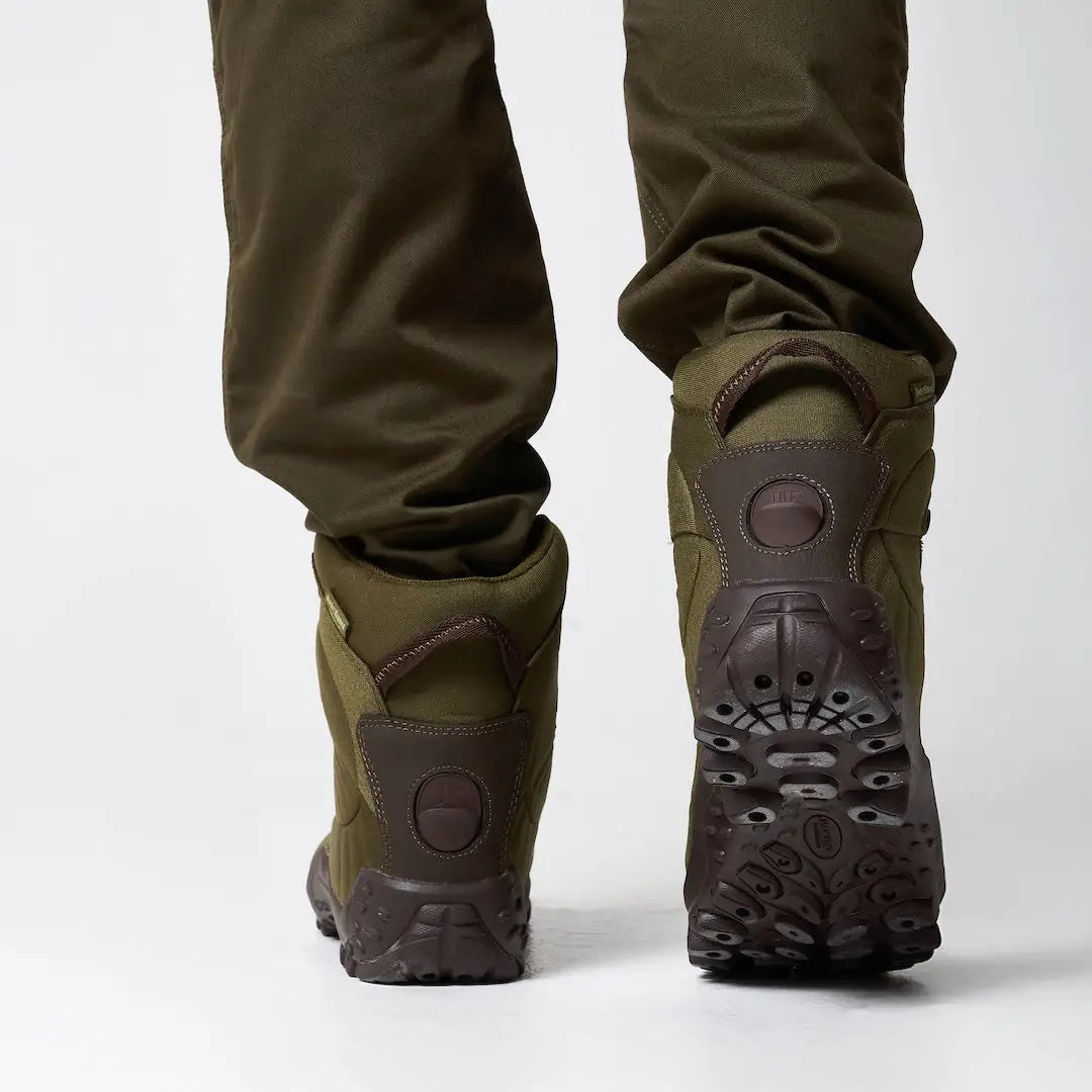 Jack Pyke Tundra boots in olive green with rugged soles