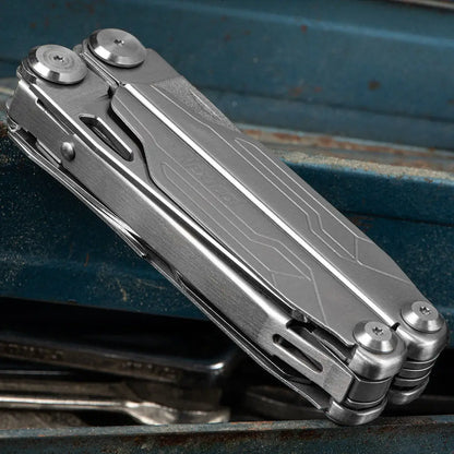 NexTool Flagship Captain multi tool: compact folding knife with silver black accents