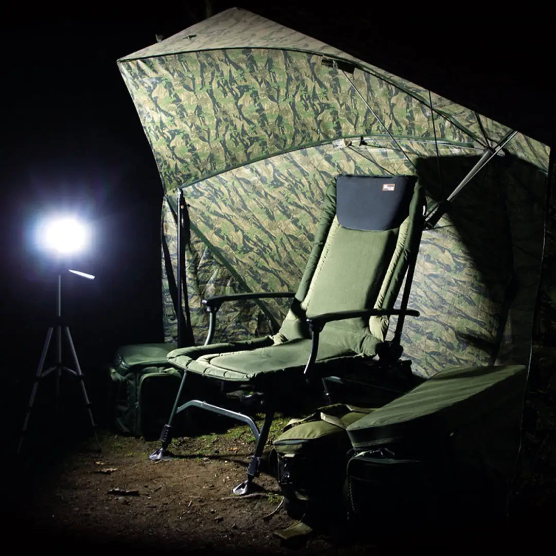 Camouflage camping chair with canopy and NGT 21 LED light for hunting and outdoor fun
