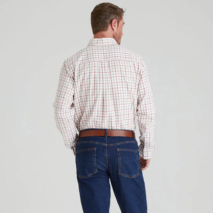 Man wearing ridgeline sedgebrook shirt and jeans casual fall look