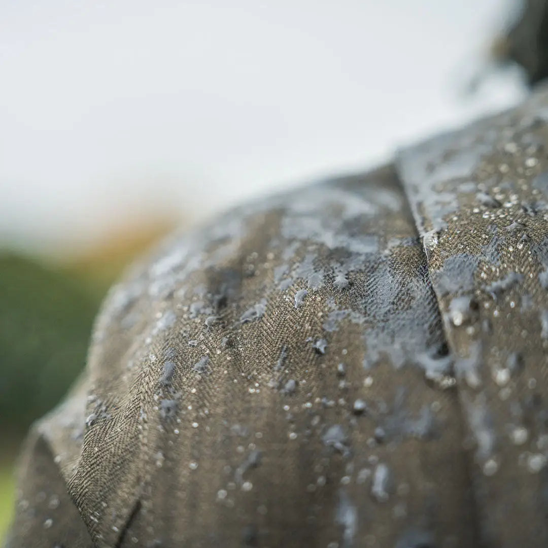 Wet textured statue shoulder of Seeland Highpoint Women’s Harriet Jacket for hunting country clothing